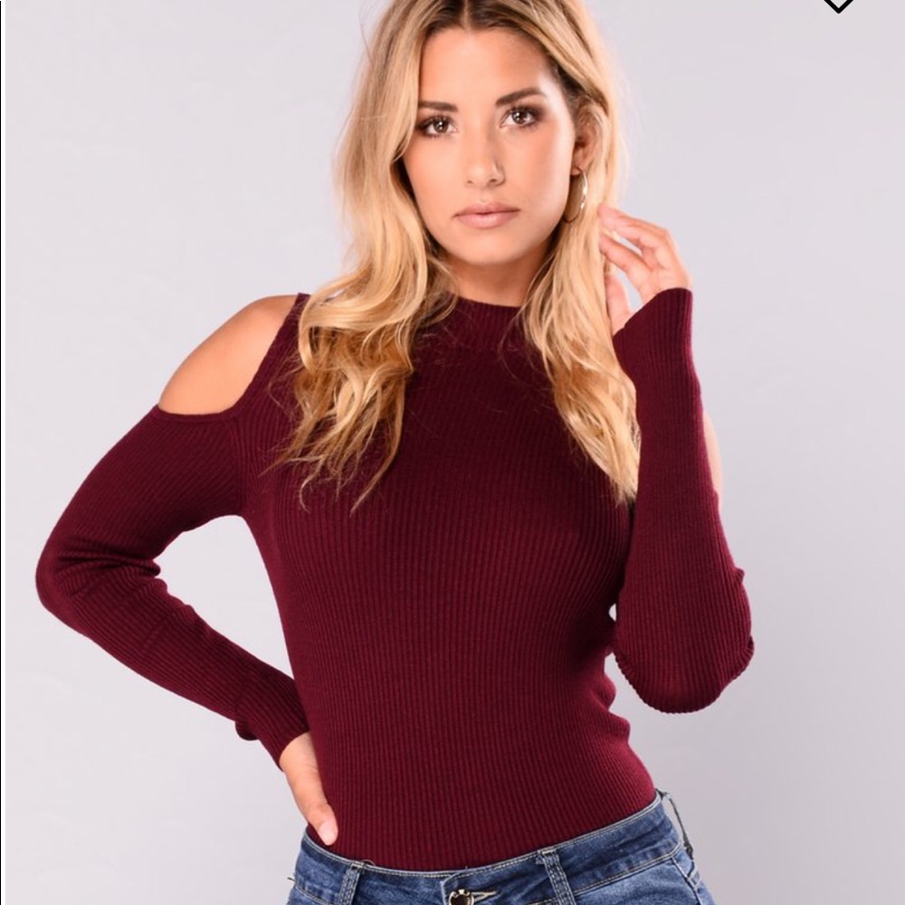 Fashion nova open shoulder shirt size L